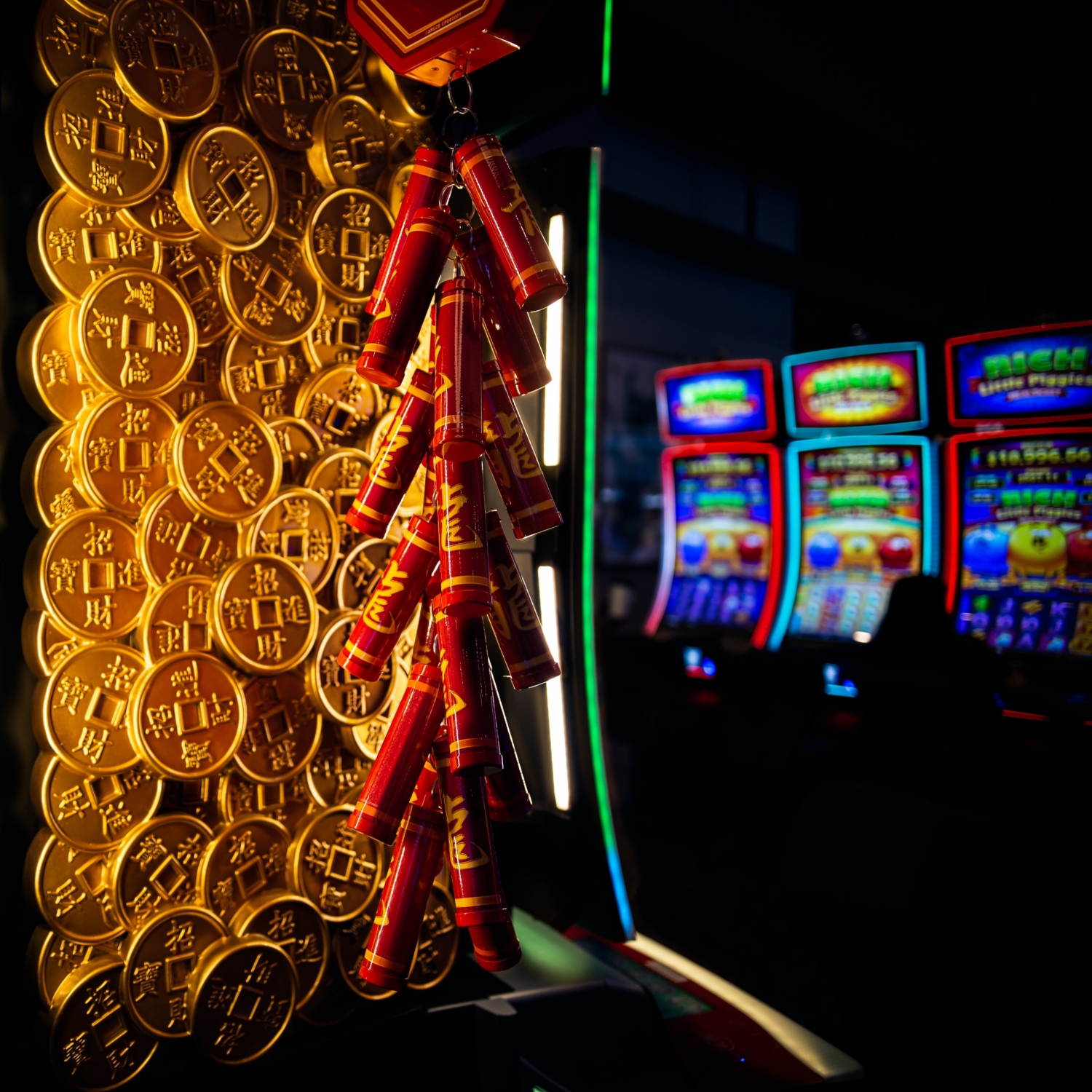 SLOTS TABLE GAMES POKER ENTERTAINMENT visual data 5